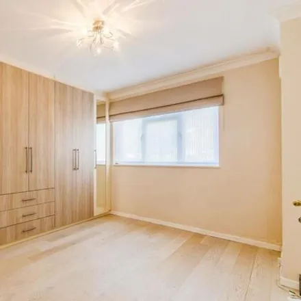 Image 5 - Raisins Hill, London, HA5 2BS, United Kingdom - Room for rent