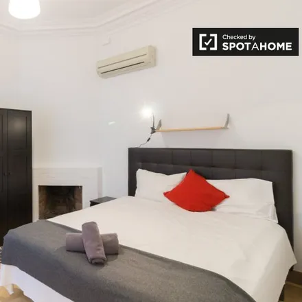 Rent this 8 bed room on Carrer de Muntaner in 248, 08001 Barcelona