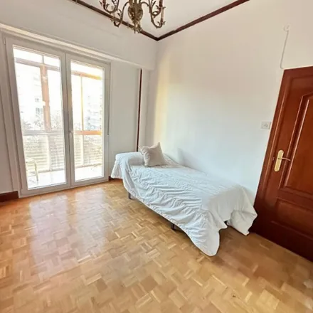 Rent this 6 bed apartment on 4 in Paseo de Zorrilla, 47006 Valladolid
