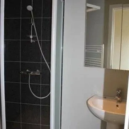 Rent this 3 bed apartment on Rue du Ruanda - Ruandastraat 19 in 1040 Etterbeek, Belgium