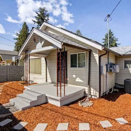 Buy this 3 bed house on 4963 Southeast Bybee Boulevard in Portland, OR 97206