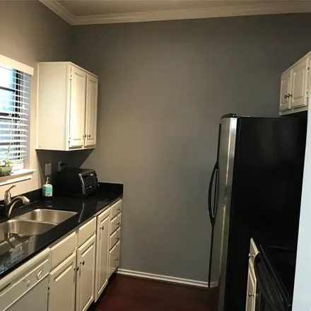 Image 5 - 3800 University Boulevard, University Park, TX 75205, USA - Condo for rent