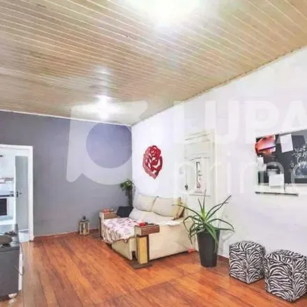 Buy this 3 bed house on Avenida Doutor Benedito Estevam dos Santos 94 in Jardim Japão, São Paulo - SP