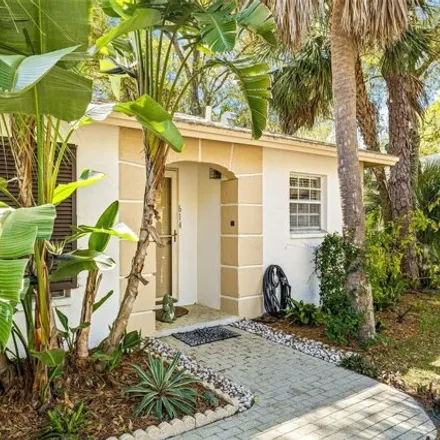 Buy this 2 bed house on North Jefferson Avenue in Sarasota, FL 34237