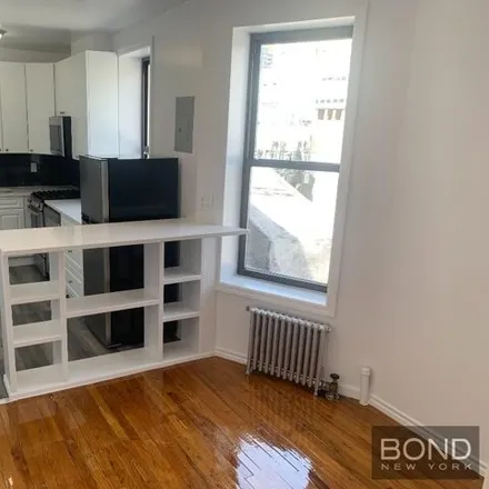 Image 6 - 717 Ninth Ave Unit 5B, New York, 10019 - Apartment for rent