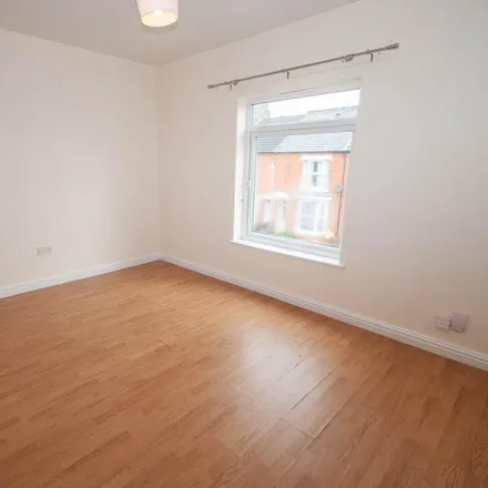 Image 2 - Campbell Street, Rugby, CV21 2HY, United Kingdom - Apartment for rent