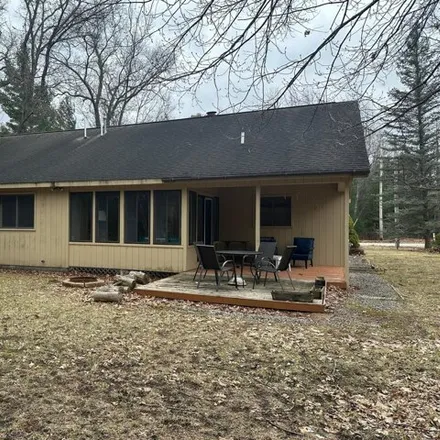 Image 6 - 6434 Barbara Avenue, Indian River, Tuscarora Township, MI 49749, USA - House for sale