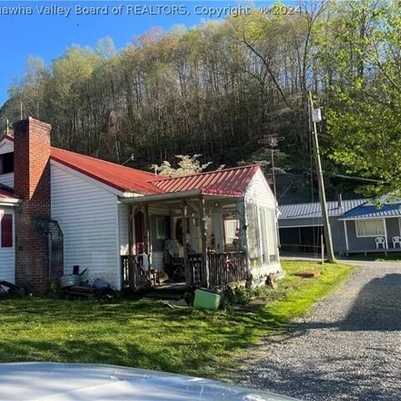 Image 1 - 48 Mitchell Street, Chapmanville, Logan County, WV 25508, USA - House for sale