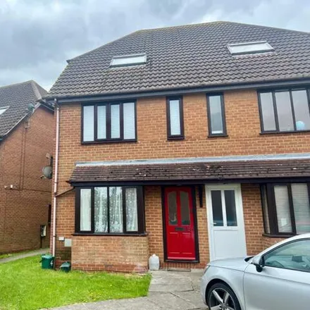 Image 1 - 2 Nutmeg Close, Fenny Stratford, MK7 7LT, United Kingdom - Room for rent