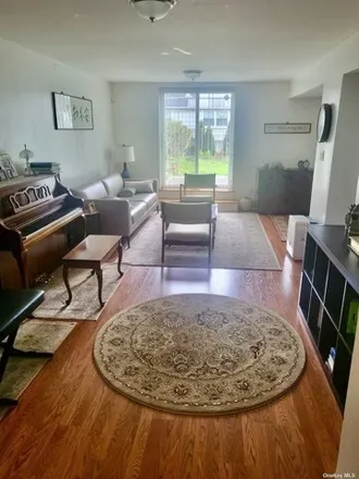 Image 4 - 16-35 Bell Boulevard, New York, NY 11360, USA - Duplex for sale