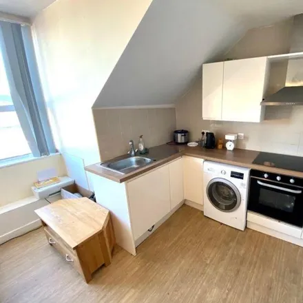 Image 1 - 12 Cecil Square, Sheffield, S2 4NT, United Kingdom - Apartment for rent