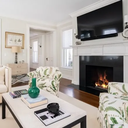 Image 3 - 77 Sherwood Place, Greenwich, CT 06830, USA - Townhouse for sale