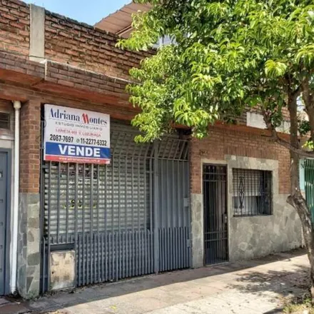 Buy this studio house on Cristiania y Bermudez in Avenida Cristianía, Partido de La Matanza