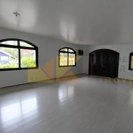 Rent this 6 bed house on Escola Barão do Rio Branco in Rua Nereu Ramos 845, Jardim Blumenau