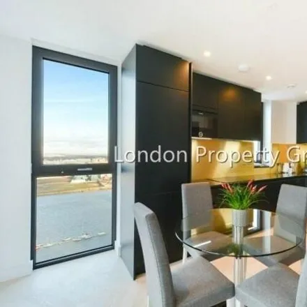 Image 2 - The Waterman, 5 Chandlers Avenue, London, SE10 0UE, United Kingdom - Apartment for rent