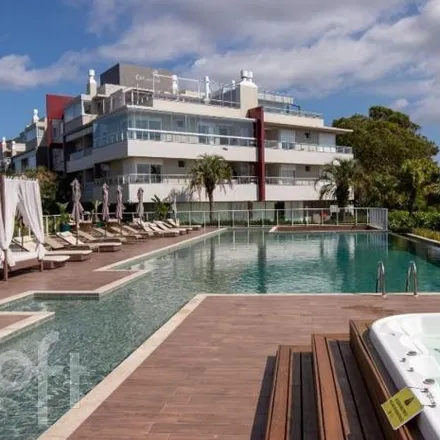 Buy this 2 bed apartment on Avenida Campeche 735 in Campeche, Florianópolis - SC