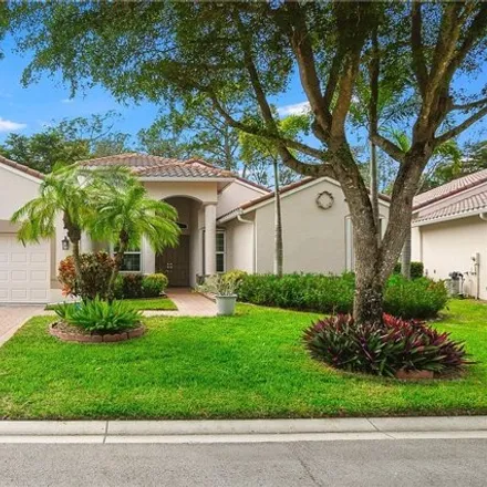 Buy this 3 bed house on 9004 Whitfield Drive in Estero, Lee County