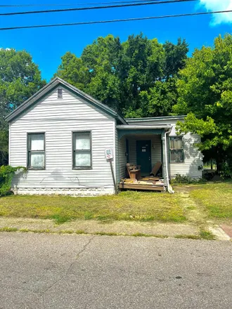 Buy this 3 bed house on 637 North High Street in Chillicothe, OH 45601