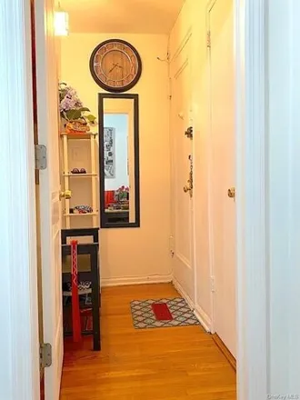 Image 7 - 3235 Barker Avenue, New York, NY 10467, USA - Apartment for sale