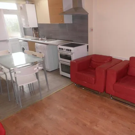 Rent this 6 bed duplex on 137 Heeley Road in Selly Oak, B29 6EJ