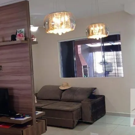 Buy this 2 bed house on Rua Café Cereja in Parigot de Souza, Londrina - PR