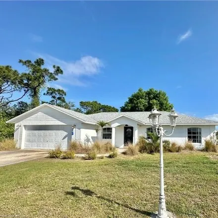 Rent this 3 bed house on 2924 Thunderbird Road in Sebring, FL 33872