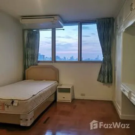 Rent this 4 bed apartment on Tai Ping Tower in Soi Sukhumvit 63, Vadhana District