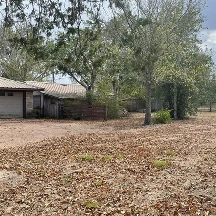 Image 4 - 798 State Highway 95 North, Shiner, TX 77995, USA - House for sale