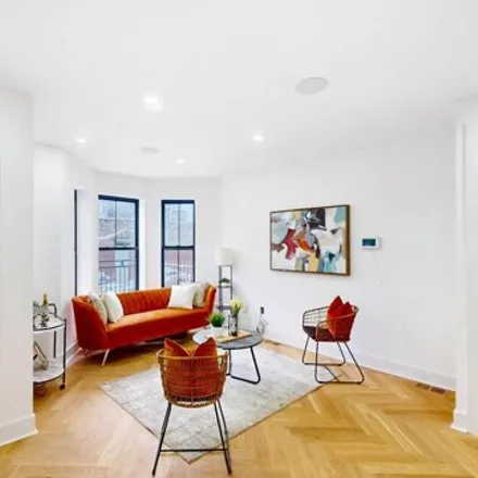 Image 4 - 40 Stephens Court, New York, NY 11226, USA - Townhouse for sale