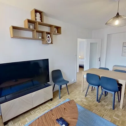 Rent this 3 bed apartment on 146 Rue Anatole France in 76600 Le Havre, France