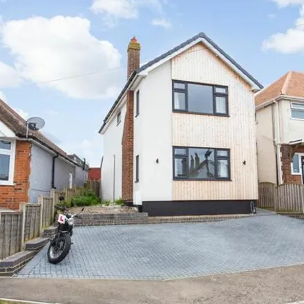 Buy this 3 bed house on King's Avenue in Tankerton, CT5 1RZ