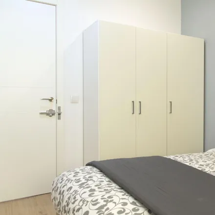 Image 2 - Madrid, Escuela Profesional Javeriana, Calle de Alberto Aguilera, 28015 Madrid - Room for rent