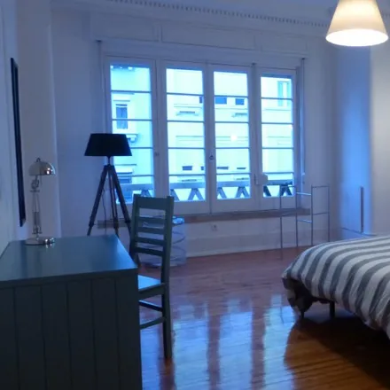 Rent this 6 bed room on Avenida Praia da Vitória 57 in 1050-246 Lisbon, Portugal