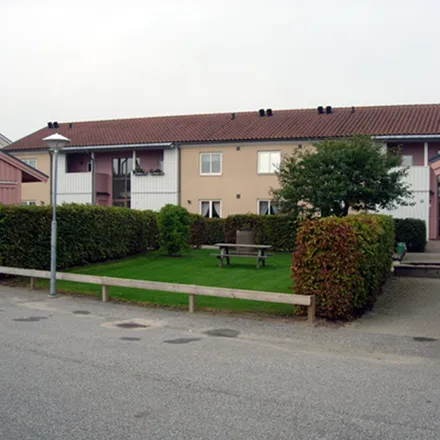 Rent this 4 bed apartment on Kullaborgsvägen in 274 34 Skurup, Sweden