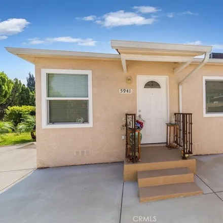 Image 3 - 5943 Willowcrest Avenue, Los Angeles, CA 91601, USA - House for sale