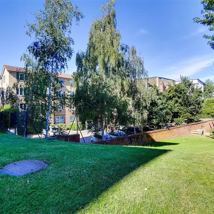 Rent this 2 bed apartment on Bunning Way in London, N7 9UN