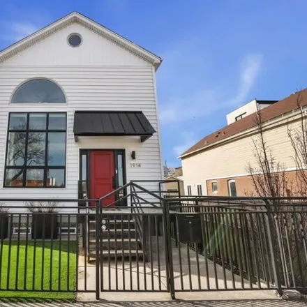Buy this 4 bed house on 1914 North Hermitage Avenue in Chicago, IL 60622