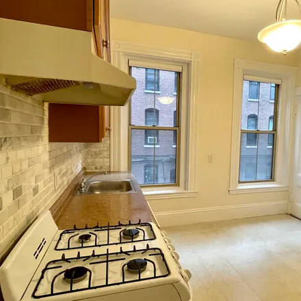 Rent this 3 bed apartment on 34 Isabella St