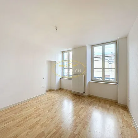 Rent this 4 bed apartment on 8 Avenue Stanislas in 55200 Commercy, France