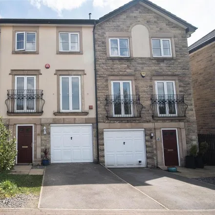 Rent this 4 bed townhouse on 44 Bluehills Lane in Lower Cumberworth, HD8 8RQ
