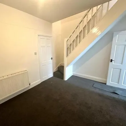 Image 3 - Geneva Road, Wallasey, CH44 7EY, United Kingdom - Townhouse for rent