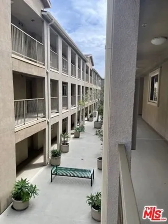 Rent this 3 bed condo on parking structure in Lomita Boulevard, Los Angeles