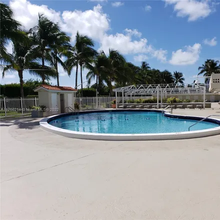 Image 3 - 2899 Collins Avenue, Miami Beach, FL 33140, USA - Condo for rent