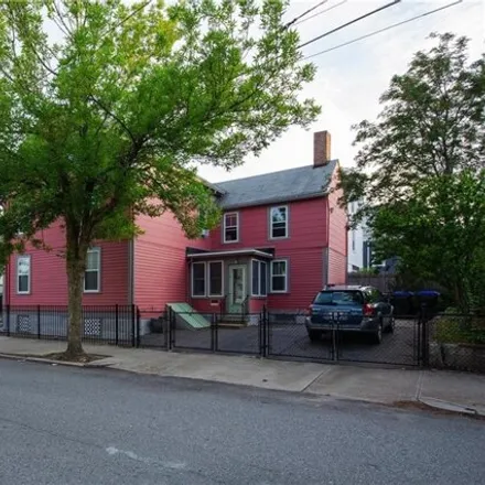 Image 3 - 185 Carpenter Street, Olneyville, Providence, RI 02903, USA - House for rent