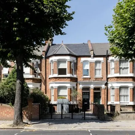 Rent this 4 bed townhouse on 141 Barlby Road in London, W10 6DW