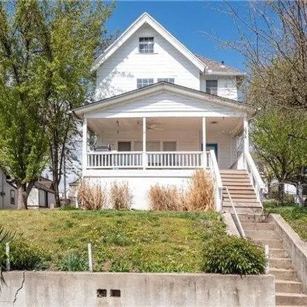 Buy this 4 bed house on 644 Splitlog Avenue in Kansas City, KS 66101