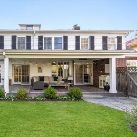 Image 5 - 617 The Parkway, Village of Mamaroneck, NY 10543, USA - House for sale