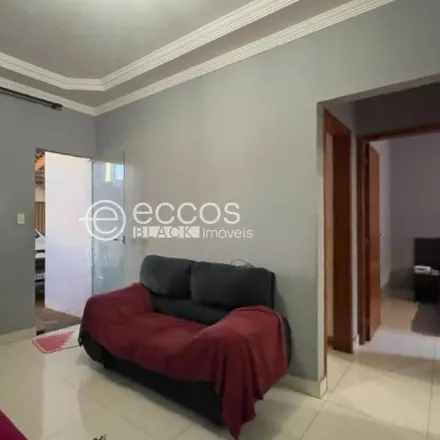 Buy this 2 bed house on Rua Ivete Cordeiro da Silva in Shopping Park, Uberlândia - MG