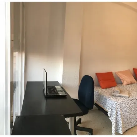 Rent this 5 bed room on Colegio Cristo Rey in Callejón del Secretario, 30005 Murcia
