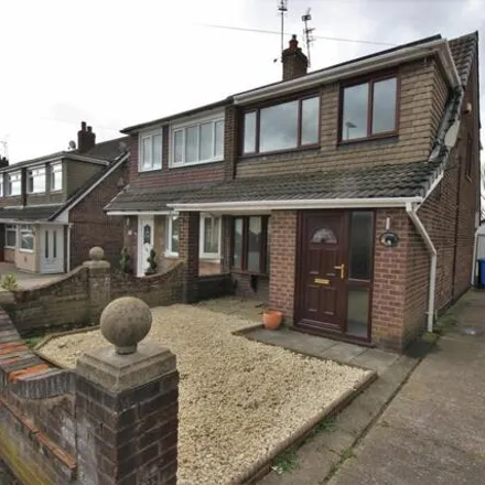 Rent this 3 bed duplex on Netherfield in Widnes, WA8 8BX